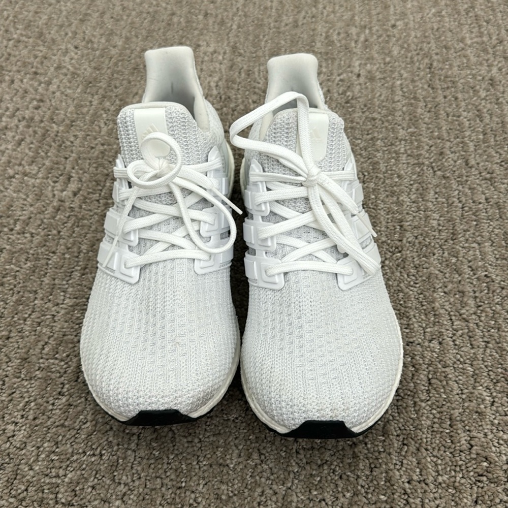White Adidas Ultraboosts - barely worn